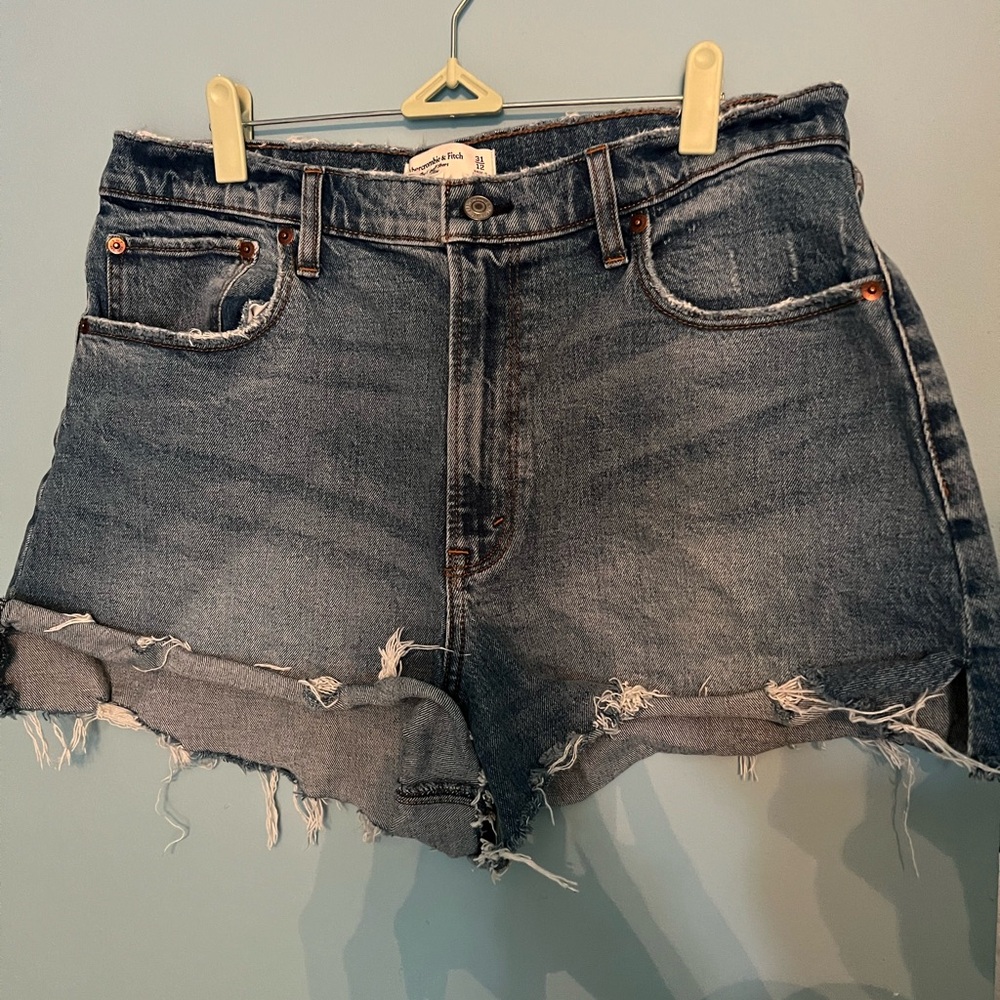 AE Curve Love shorts